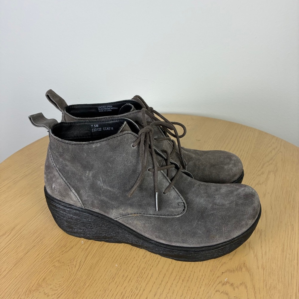 b.o.c. Born Concept Suede Wedge Ankle Boots Womens 7.5M Granola Fall Comfort